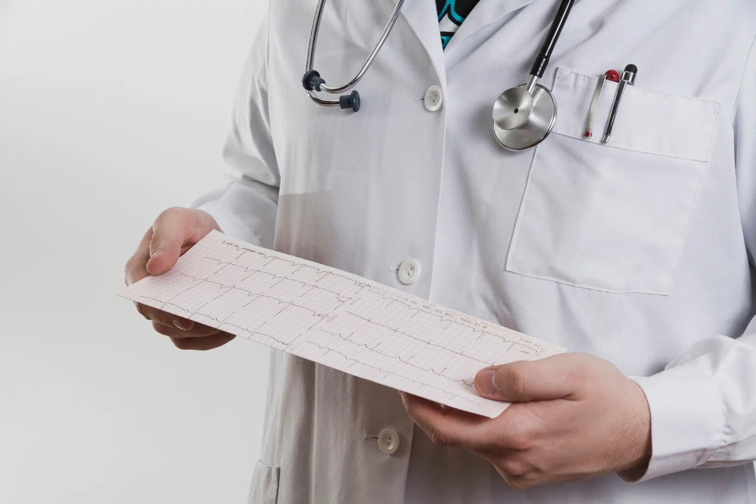 Electrocardiograma en Saltillo: Diagnóstico preciso con el Dr. Jonathan Iván Díaz Limas